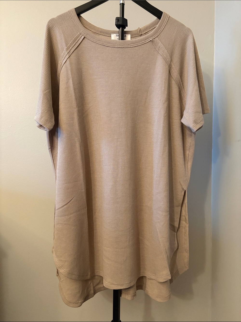 NWOT Zenana Size 1x Short Sleeve Waffle Texture Knit Top in Taupe